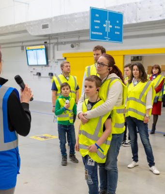 Amazon přivítal v distribučním centru už přes 4 000 návštěvníků